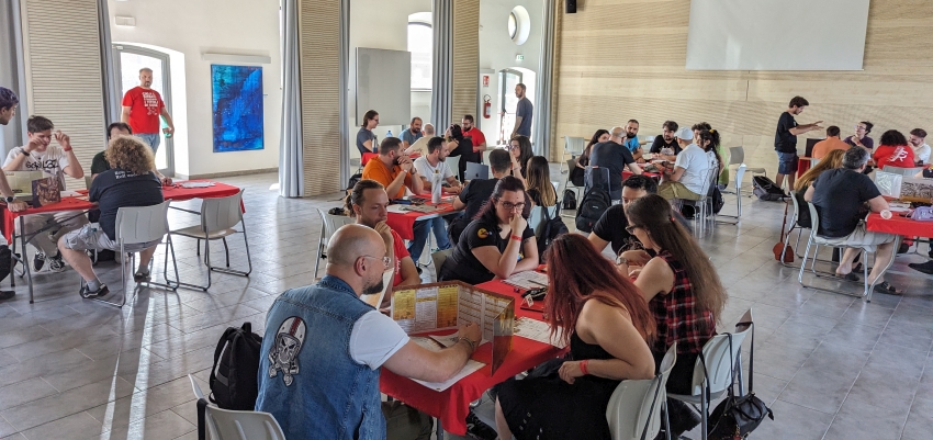 people playing gdr 02